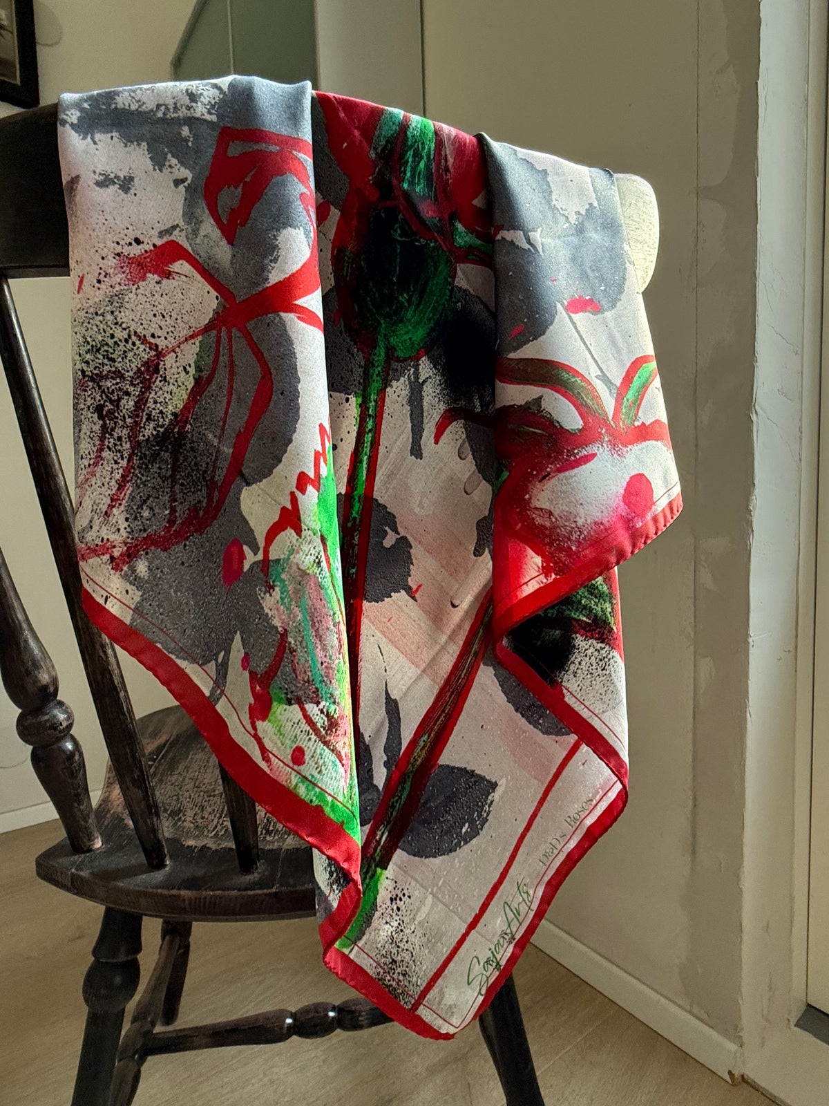 Rauð Rós slæða - Red rose scarf • small