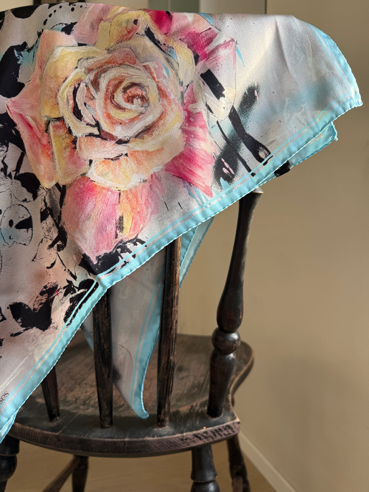 Rokk Rósir Slæða - Rock’n roll Rose Silk scarf