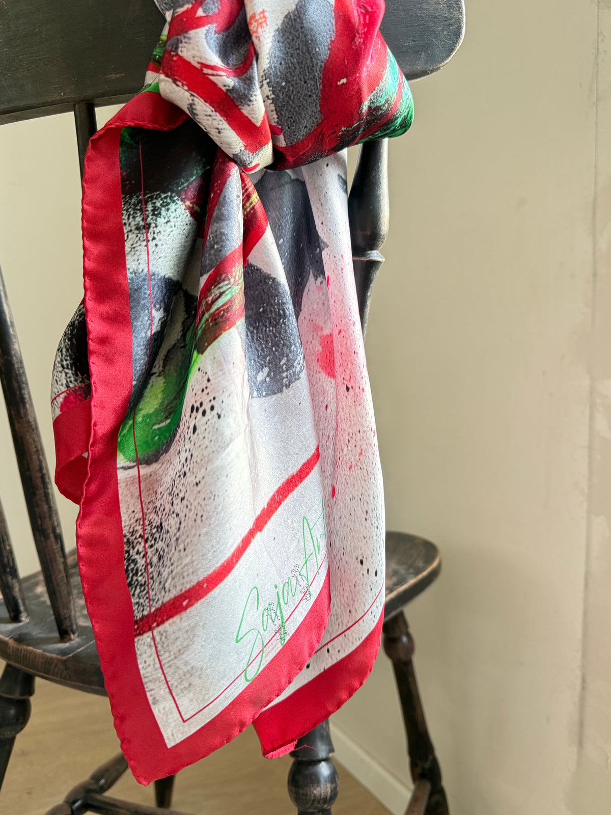 Rauð Rós slæða - Red rose scarf • Large
